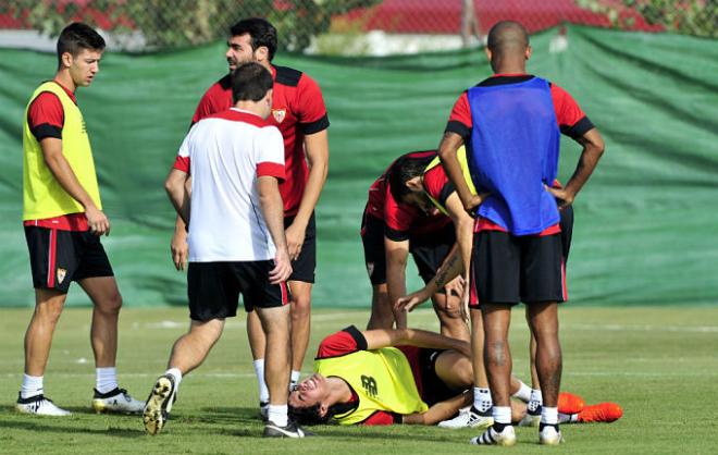 Carlos Fernández se lesionó durante la sesión de entrenamiento.