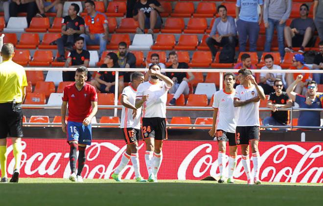 Celebración de unos de los goles del conjunto che frente a Osasuna.