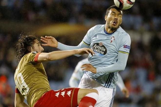 El Celta sale tocado del partido ante el Standard.