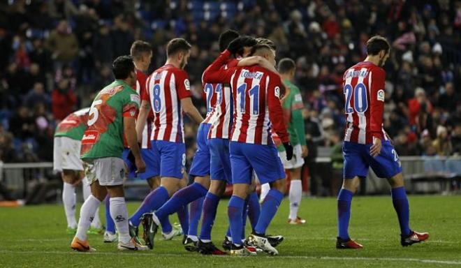 Los jugadores del Atlético de Madrid celebran un gol ante el Guijuelo.