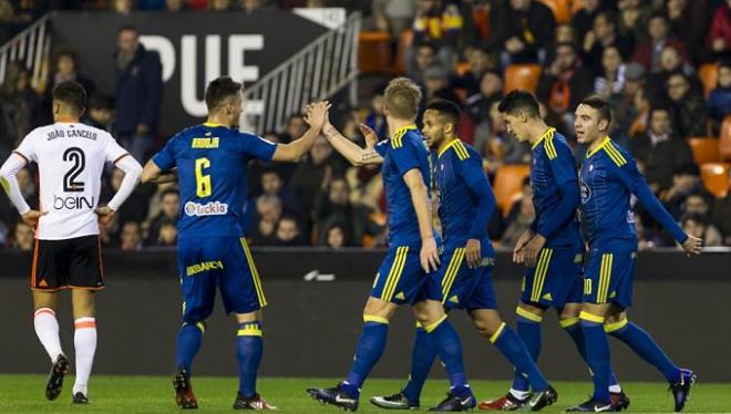 Los jugadores del Celta celebran un gran resultado.