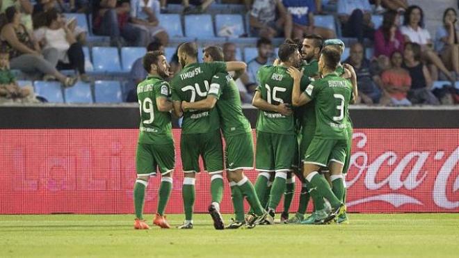 Los jugadores del Leganés celebran el gol de la victoria.