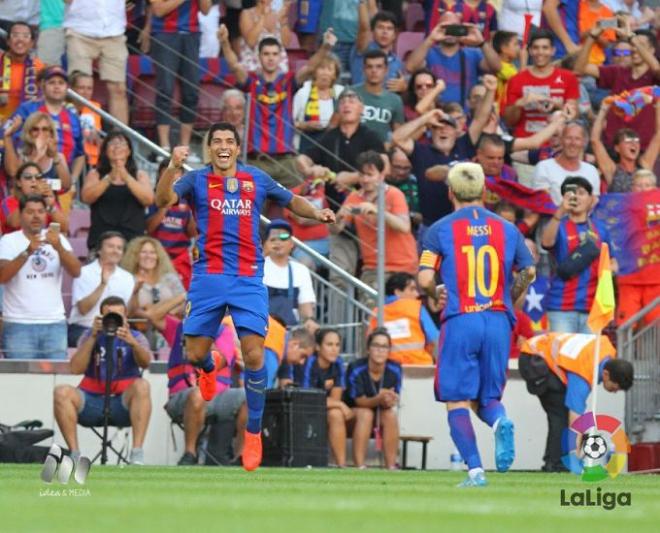 Luis Suárez celebra un gol conseguido ante el Betis.