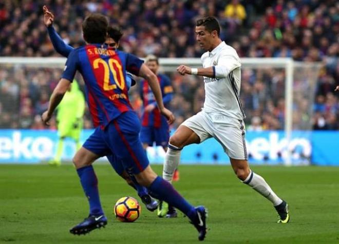 Cristiano Ronaldo y Sergi Roberto.