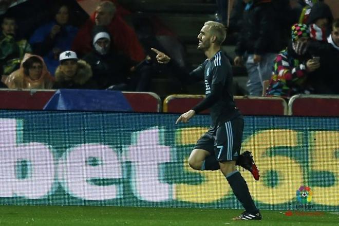 Juanmi celebra su gol ante el Granada.