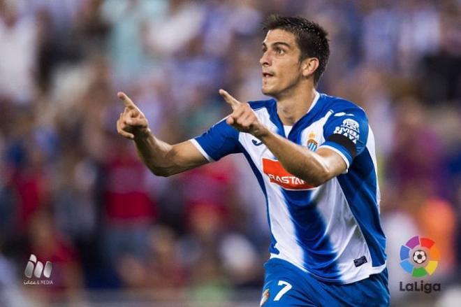 Gerard Moreno celebra uno de los goles conseguido ante el Málaga.