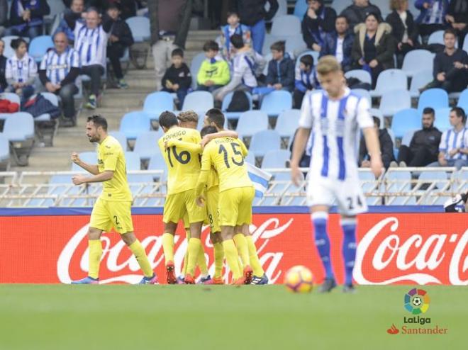 Los jugadores del Villarreal celebran el gol de Castillejo en Anoeta.