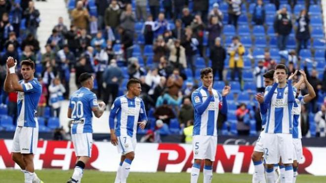 Los jugadores del Leganés celebran el triunfo.