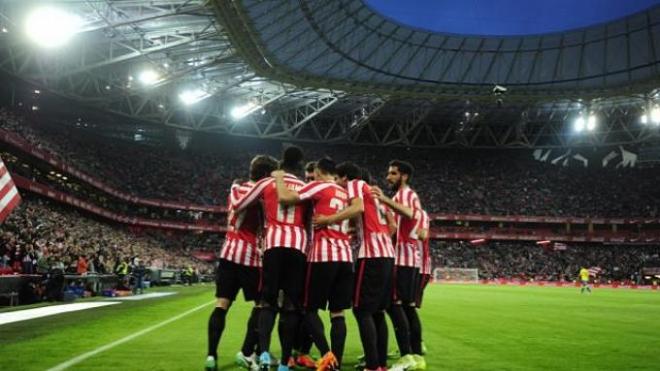 Los jugadores del Athletic celebran uno de los goles ante Las Palmas.