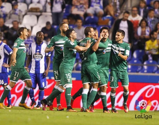 Los madrileños celebran su segunda victoria de la temporada.