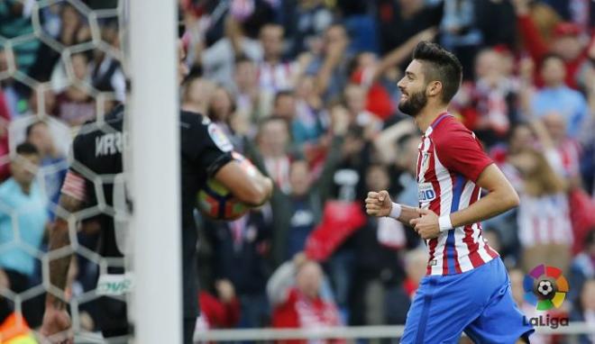 Carrasco celebra uno de sus goles ante el Granada.