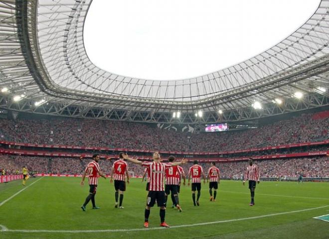 Muniain celebra su gran gol en el derbi vasco.