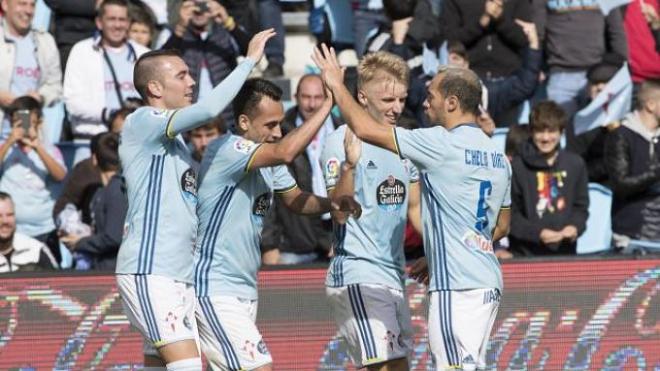 Los jugadores del Celta celebran la victoria.