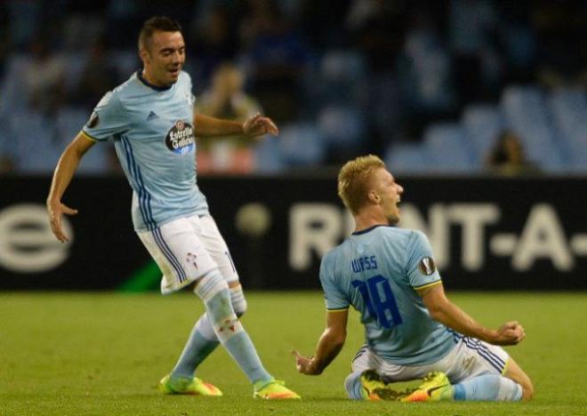 Wass y Aspas celebran el tanto de la sentencia.