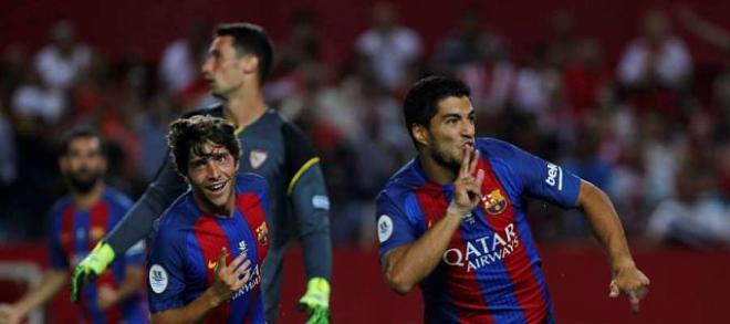 Luis Suárez celebra el primer gol de la Supercopa de España.