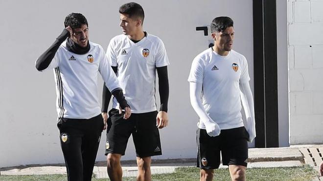 El Valencia escuchará ofertas por Parejo y Enzo Pérez.
