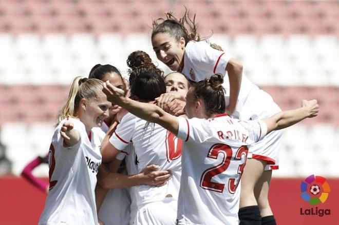 Las jugadoras del Sevilla celebran un gol en la Liga Iberdrola.