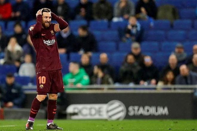 Messi se lamenta tras el fallo del penalti que pudo cambiarlo todo.