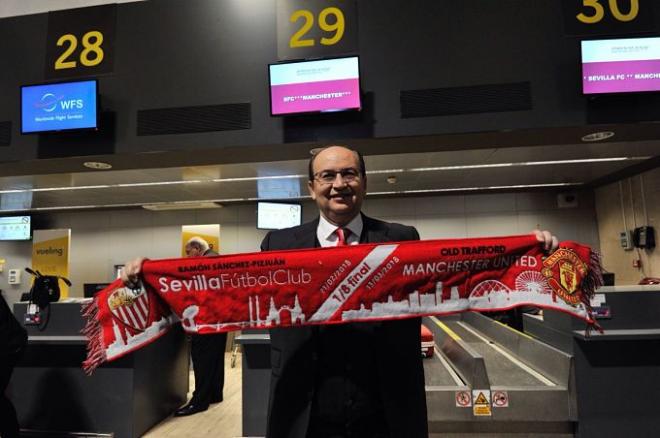El presidente del Sevilla, antes de partir hacia Manchester.