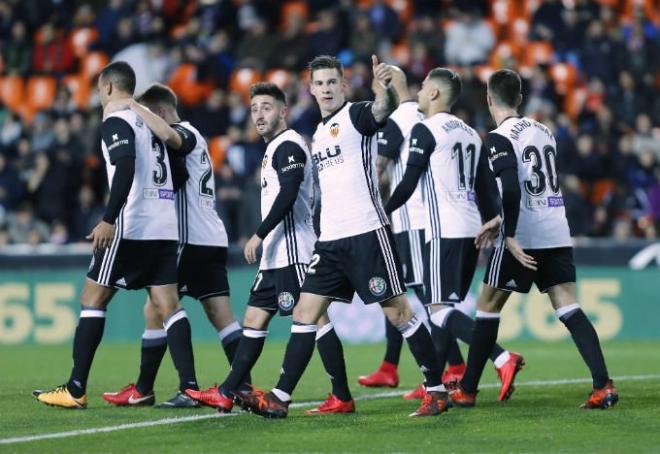 Santi Mina celebra uno de sus goles ante el Zaragoza en La Copa.