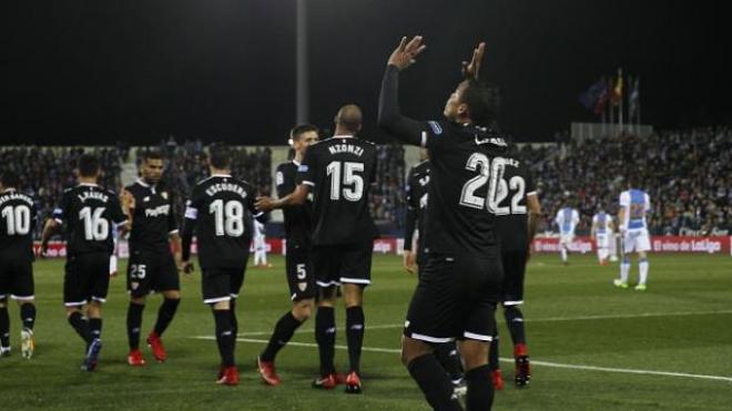 Muriel celebra el gol que da ventaja al Sevilla en la eliminatoria.