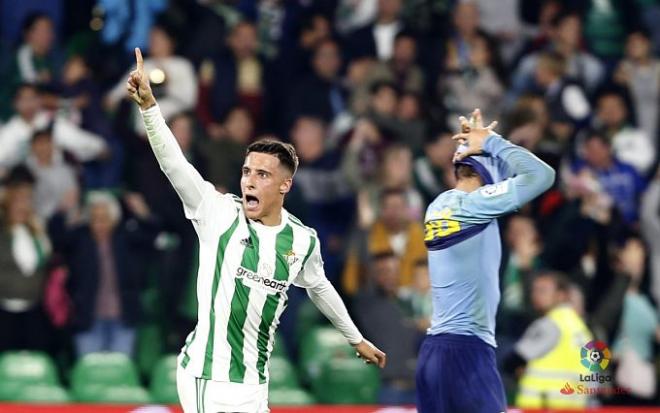 Tello celebra su gol ante el Girona.