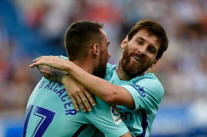 Alcácer y Messi celebran un gol del argentino.