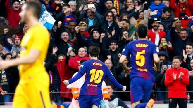 El 10 del Barcelona corre para celebrar el golazo marcado ante el Atlético de Madrid.