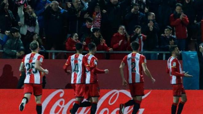 Los jugadores del Girona celebran el 1-0.