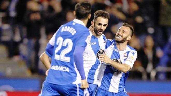 Adrián celebra el 2-1 junto a Borges y Colak.