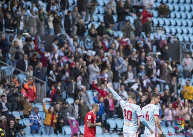 Los jugadores del Celta celebran uno de los goles de Aspas al Sevilla.