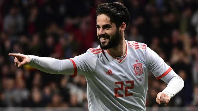 Isco celebra uno de sus goles en el España-Argentina (6-1).