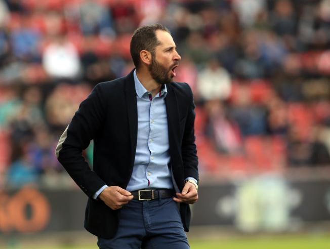 Pablo Machín dirigiendo al Girona.