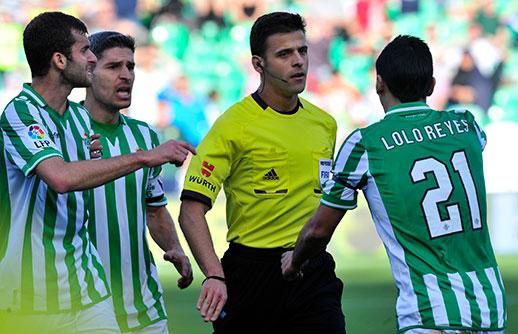 Gil Manzano, en el Betis-Athletic de la 13/14.