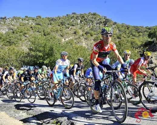 Valverde subiendo el puerto del boyar