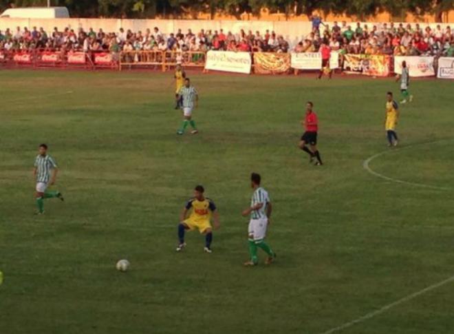 Matilla, en el encuentro ante el Isla Cristina.