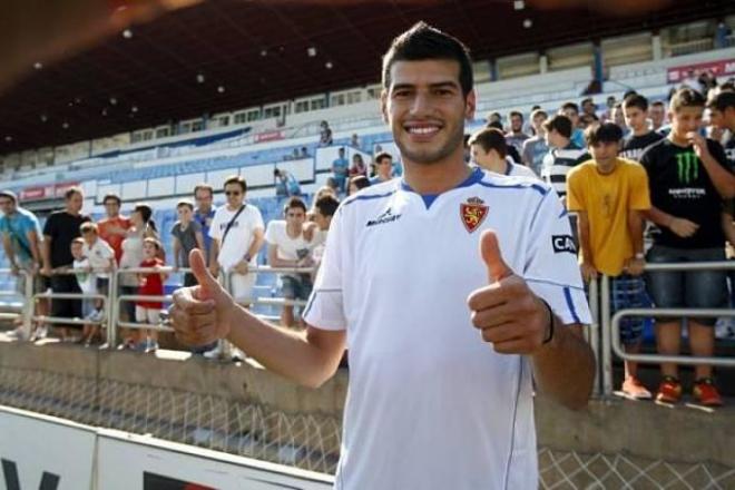 Javi Álamo en su presentación con el Zaragoza.