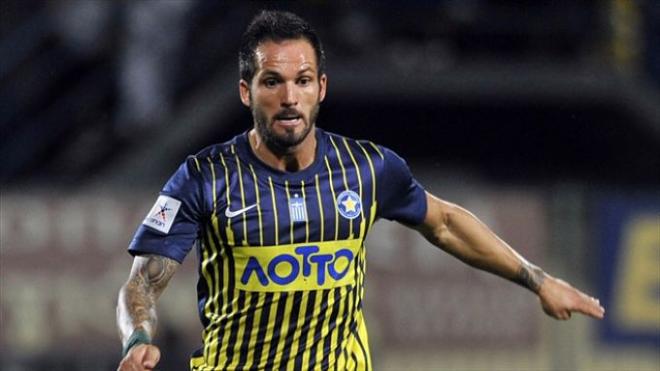 Fernando Usero, con la camiseta del Asteras Tripolis.