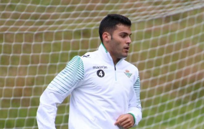 Bruno, en un entrenamiento del Betis.