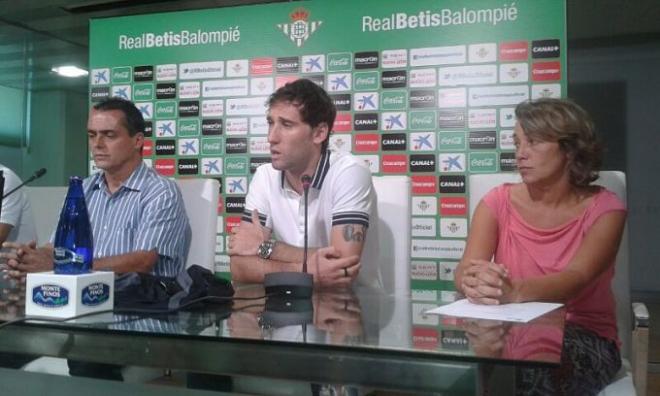 Dani Giménez, en su presentación como nuevo jugador del Betis