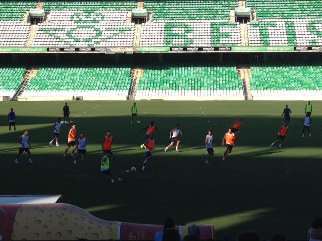 Entrenamiento vespertino del Betis.