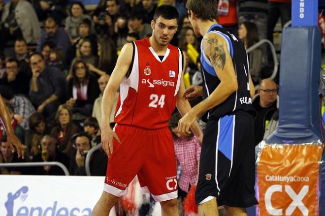 Oriola ya es nuevo jugador del Baloncesto Sevilla.