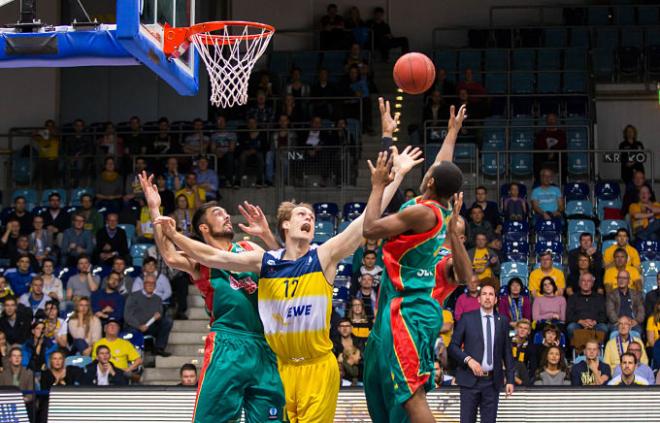 Oriola en un partido con el Baloncesto Sevilla.