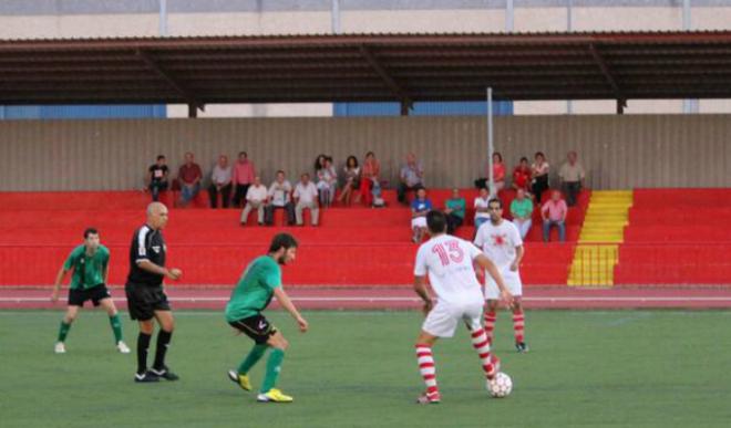 El Osuna, en un choque del año pasado (Foto: Osuna Bote).