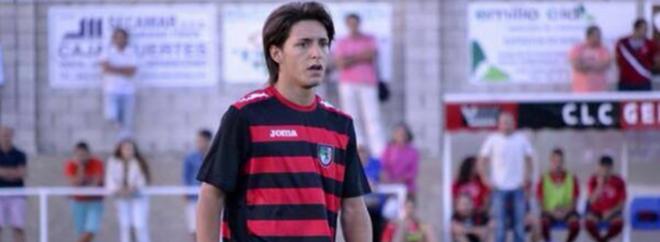 Paquito, con la camiseta del Gerena.