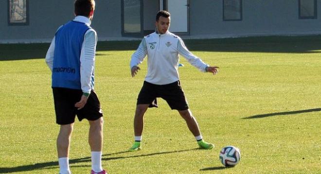 Braganza, entrenando con el Betis B.