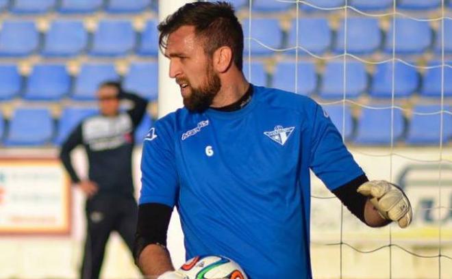 Salas entrenando con el equipo astigitano.