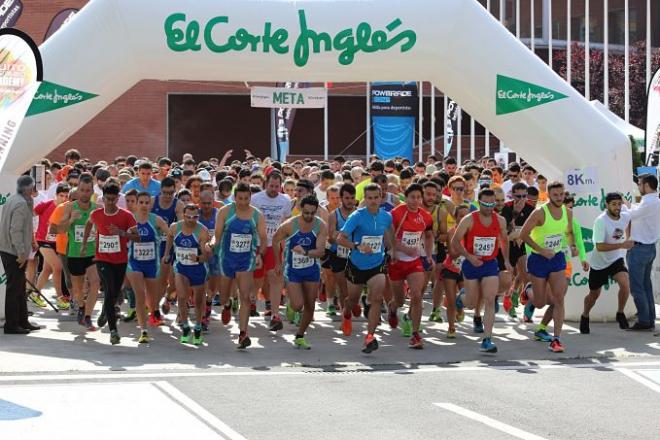 La salida de la I Carrera Popular de la Universidad Pablo Olavide.