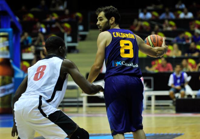 Ibaka, entrando a canasta.