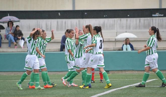 Las jugadoras del Betis Femenino se acercan al ascenso. (Foto: David Ligero).